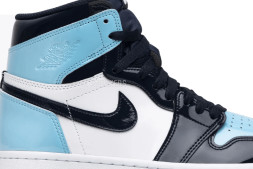 Женские кроссовки Nike Wmns Air Jordan 1 Retro High OG &#039;Blue Chill&#039;